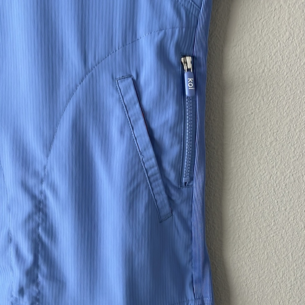 Women’s Koi Lite Scrub Top XXS NWOT - Picture 2 of 4